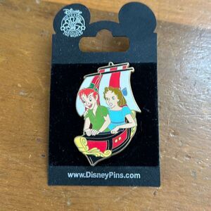Disney Enamel Pin 2007 Peter Pan’s Flight Wendy Pirate Ship Official Trading